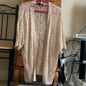 Mid sleeve sweater knit vest